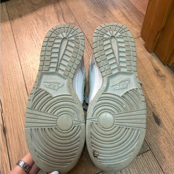 Womens Nike Dunks - Picture 3 of 3